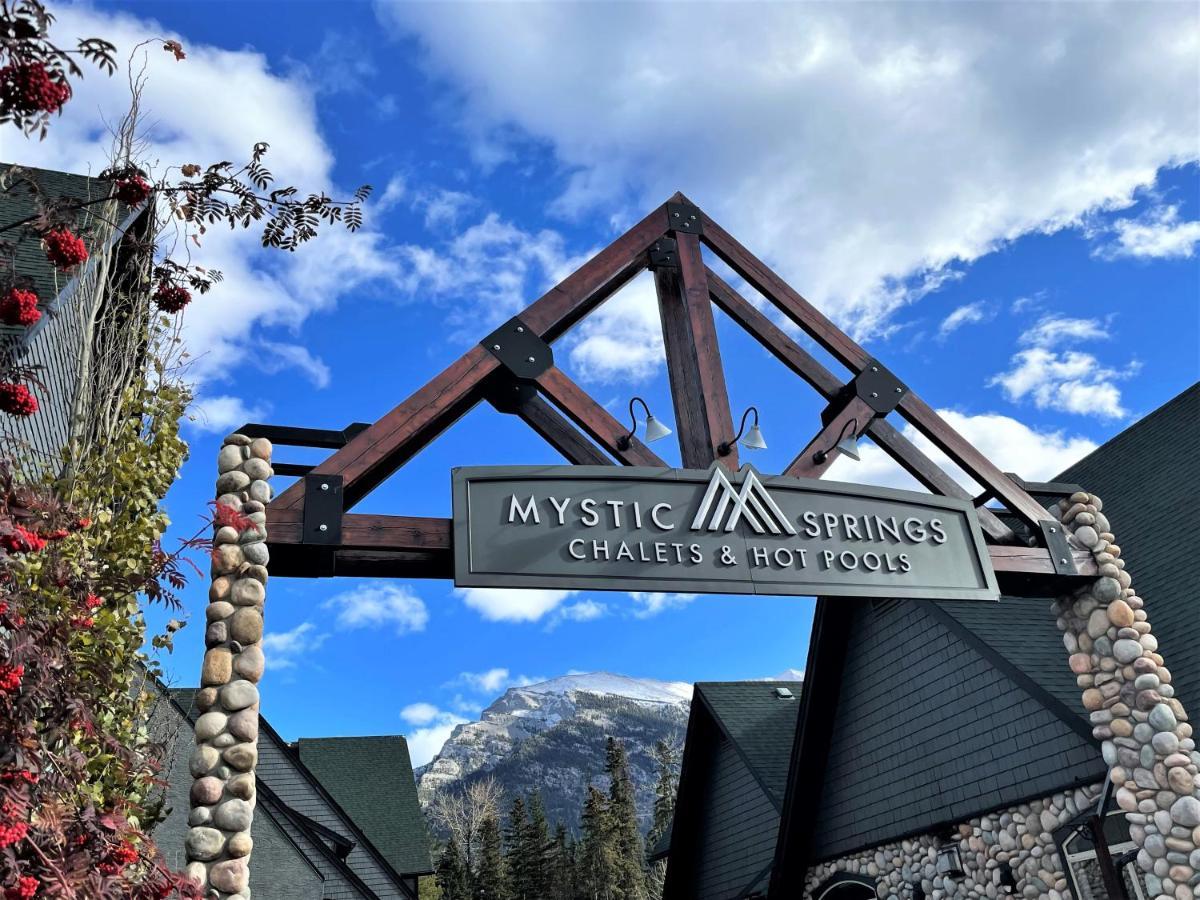 Renovated Chalet At Mystic Springs, Mountain Views, Pets Welcome! Canmore Dış mekan fotoğraf